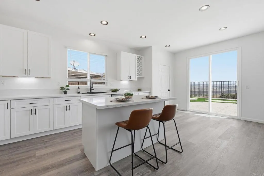 637 Vista San Javier
