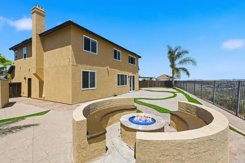 637 Vista San Javier