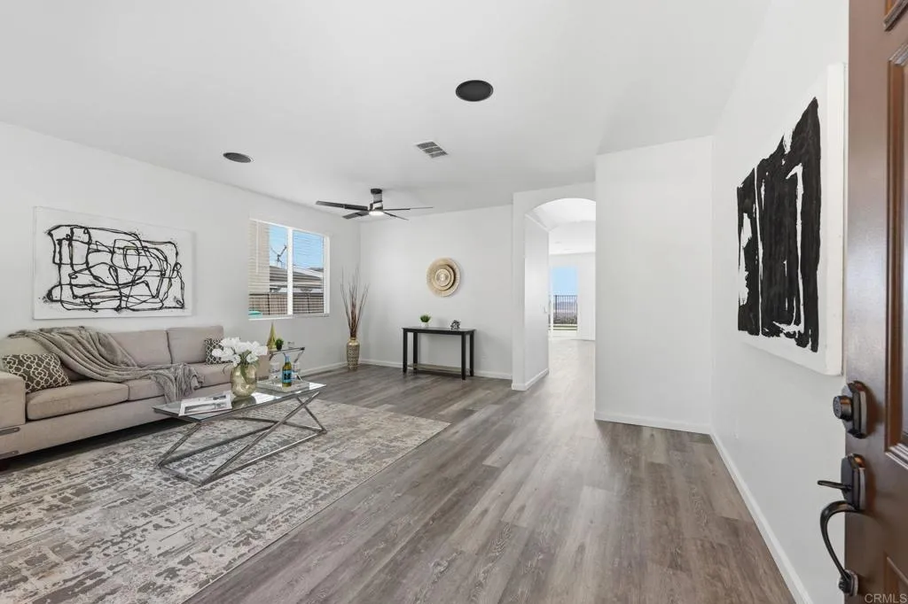 637 Vista San Javier