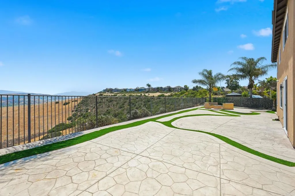 637 Vista San Javier
