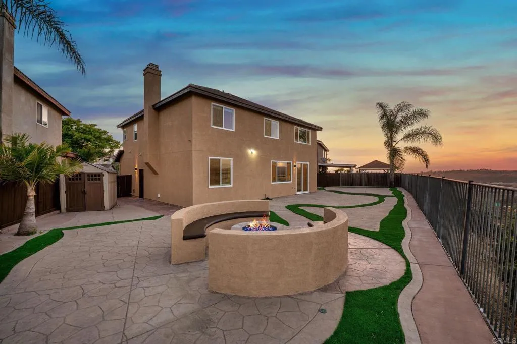 637 Vista San Javier