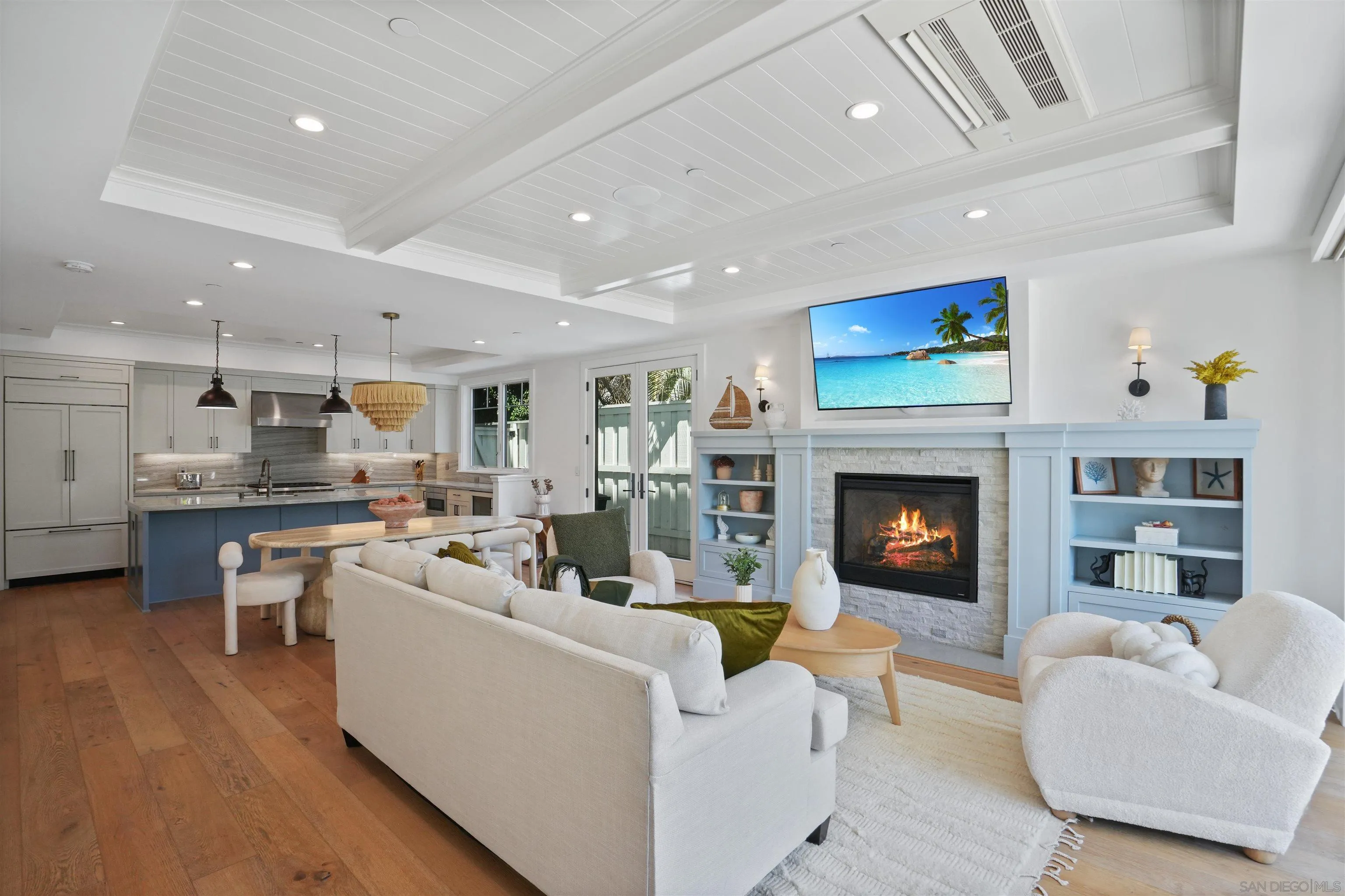 872 C Ave