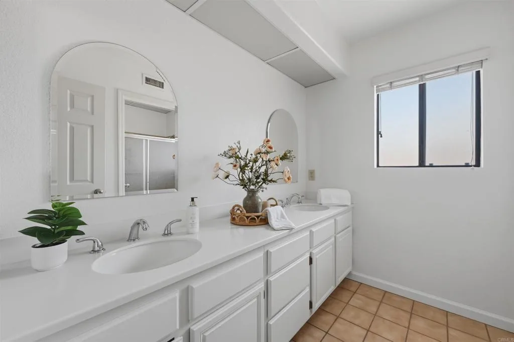 4016 Caminito Cassis