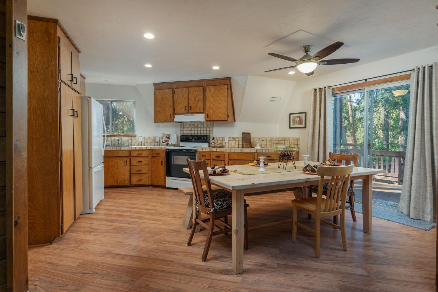 1813 Manzanita Drive