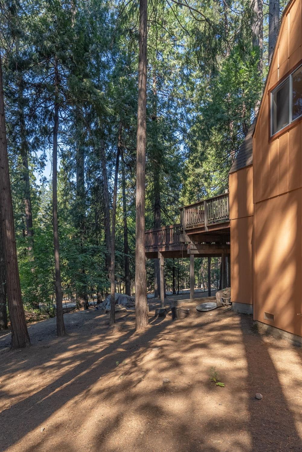1813 Manzanita Drive