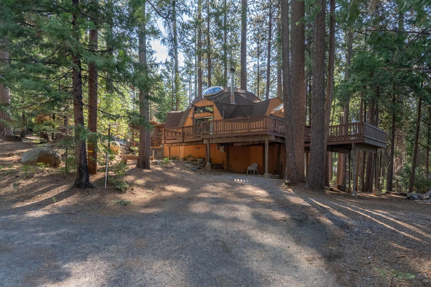 1813 Manzanita Drive