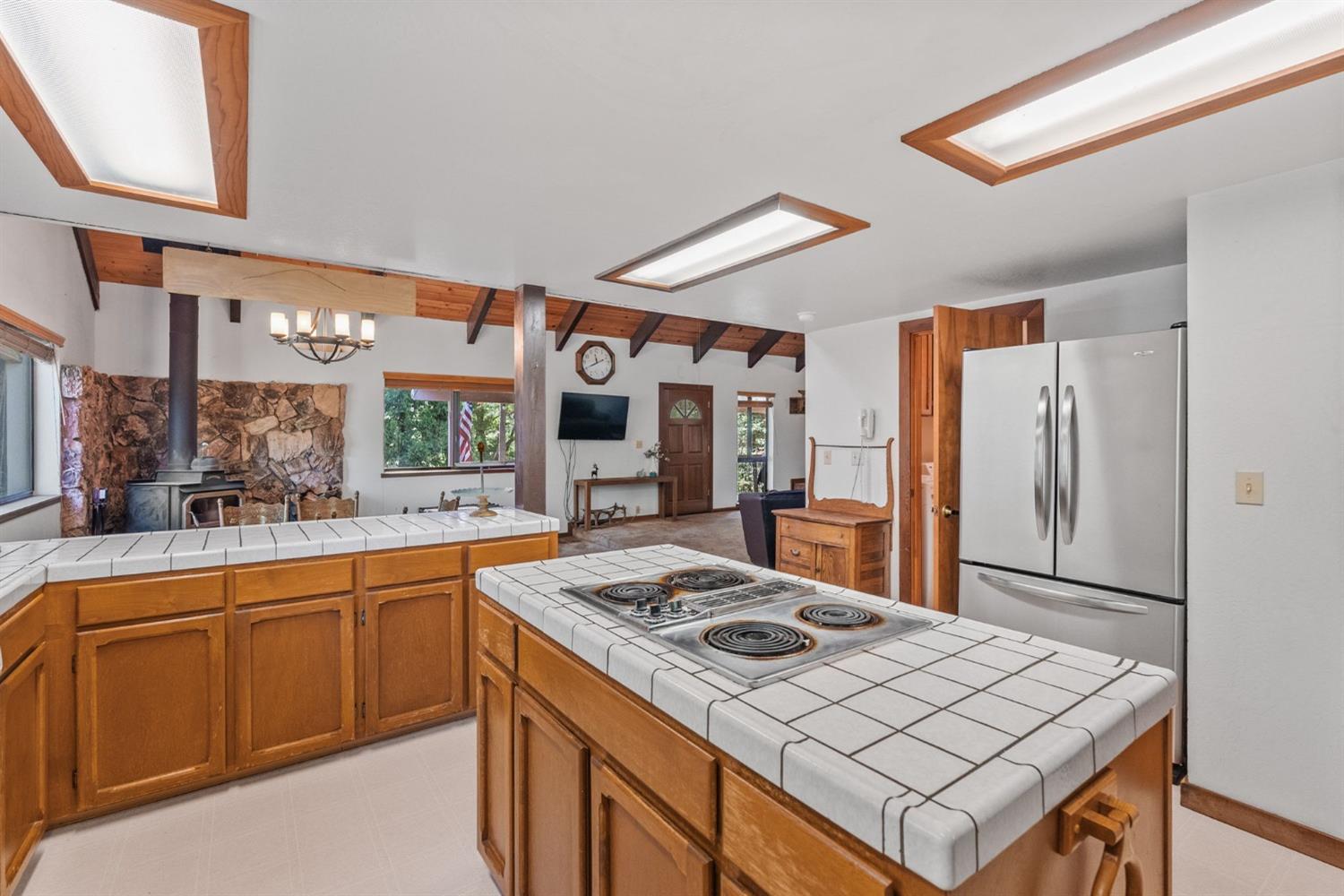 2144 Mustang Road