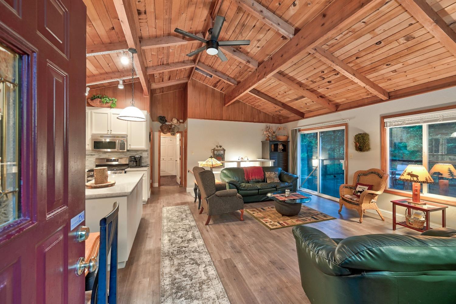 3189 Lakewood Drive