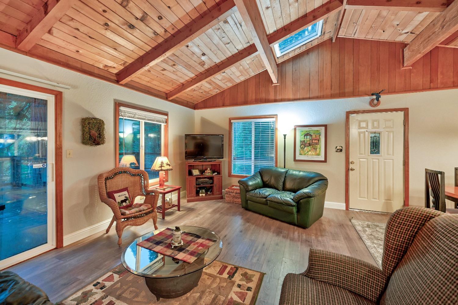 3189 Lakewood Drive