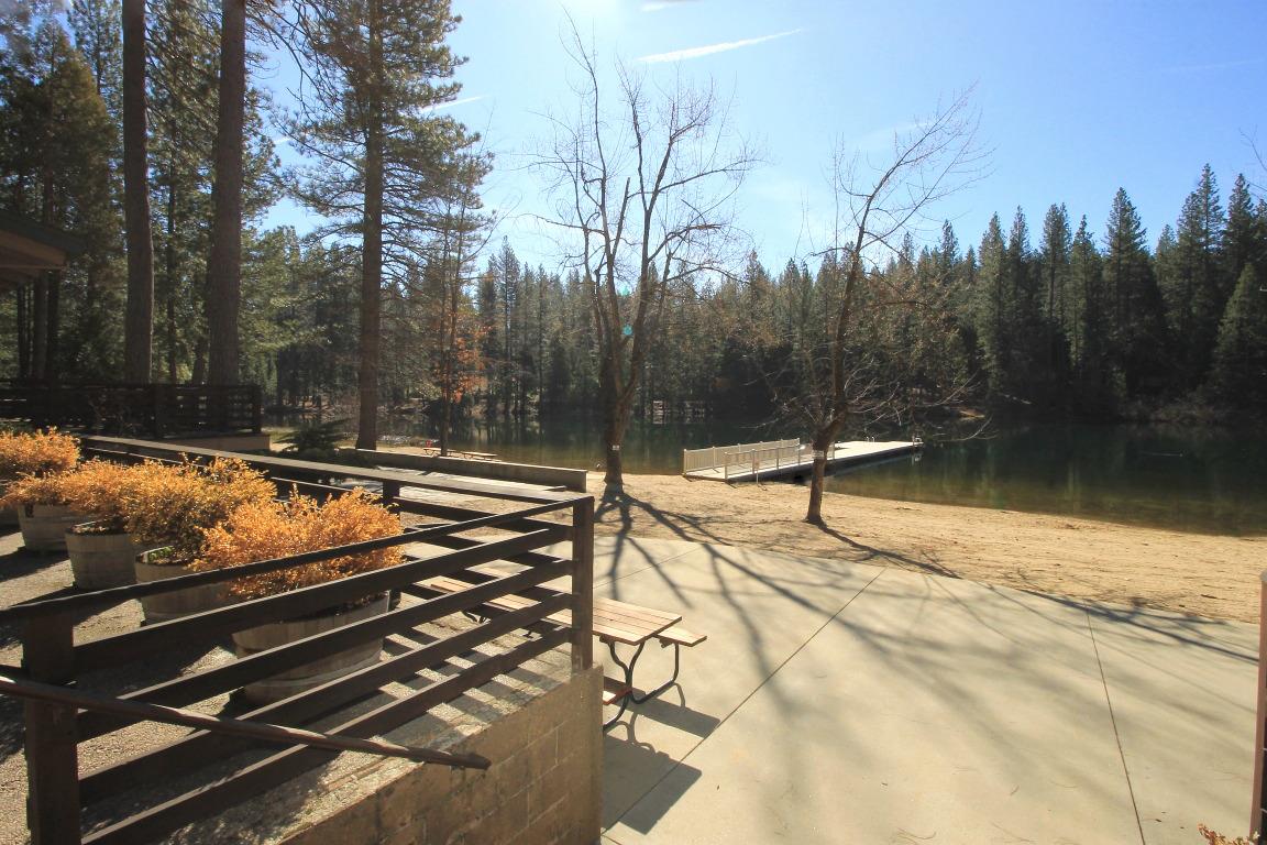 3189 Lakewood Drive