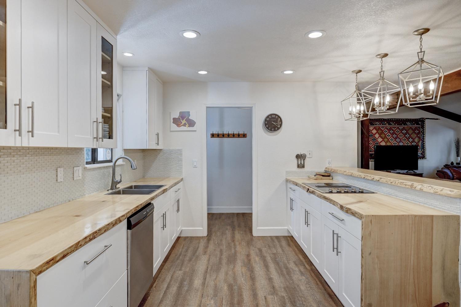 2304 Mustang Road
