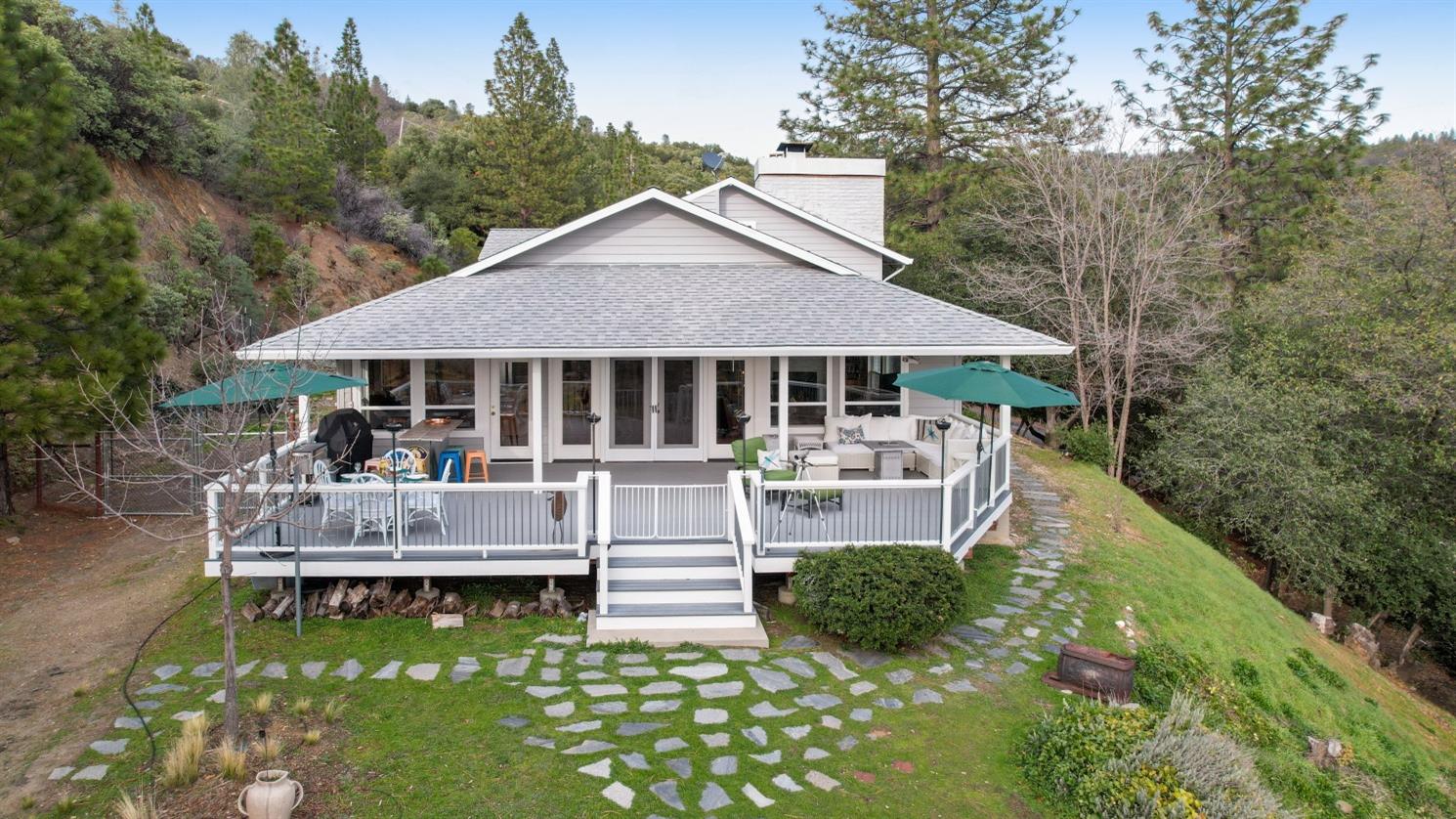 1303 Manzanita Drive