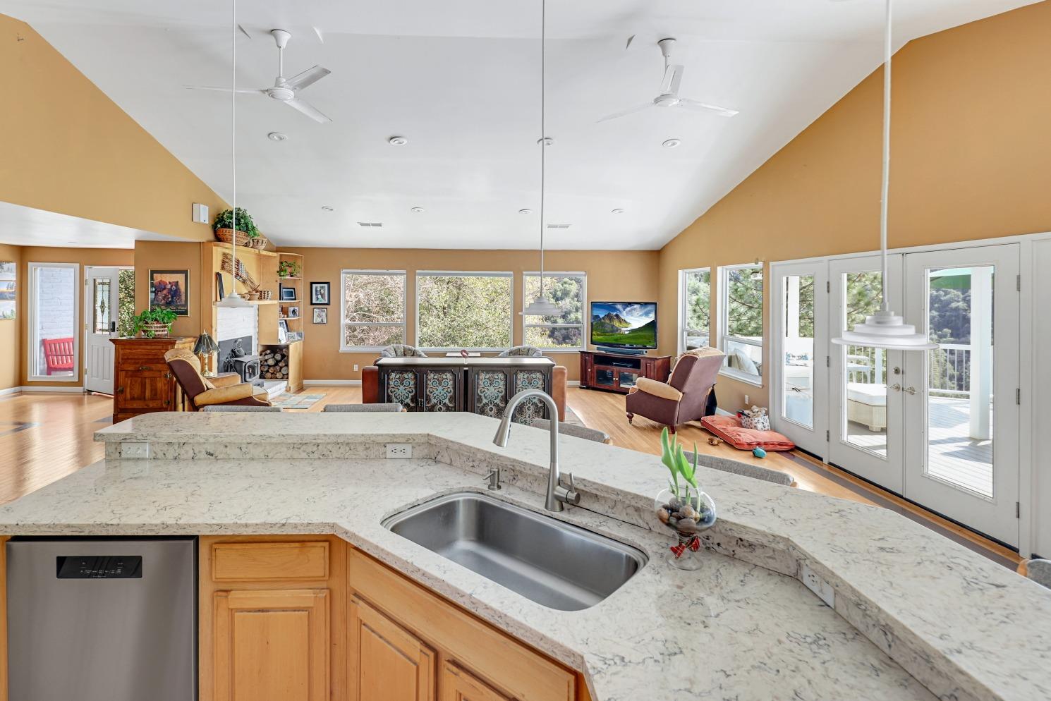 1303 Manzanita Drive