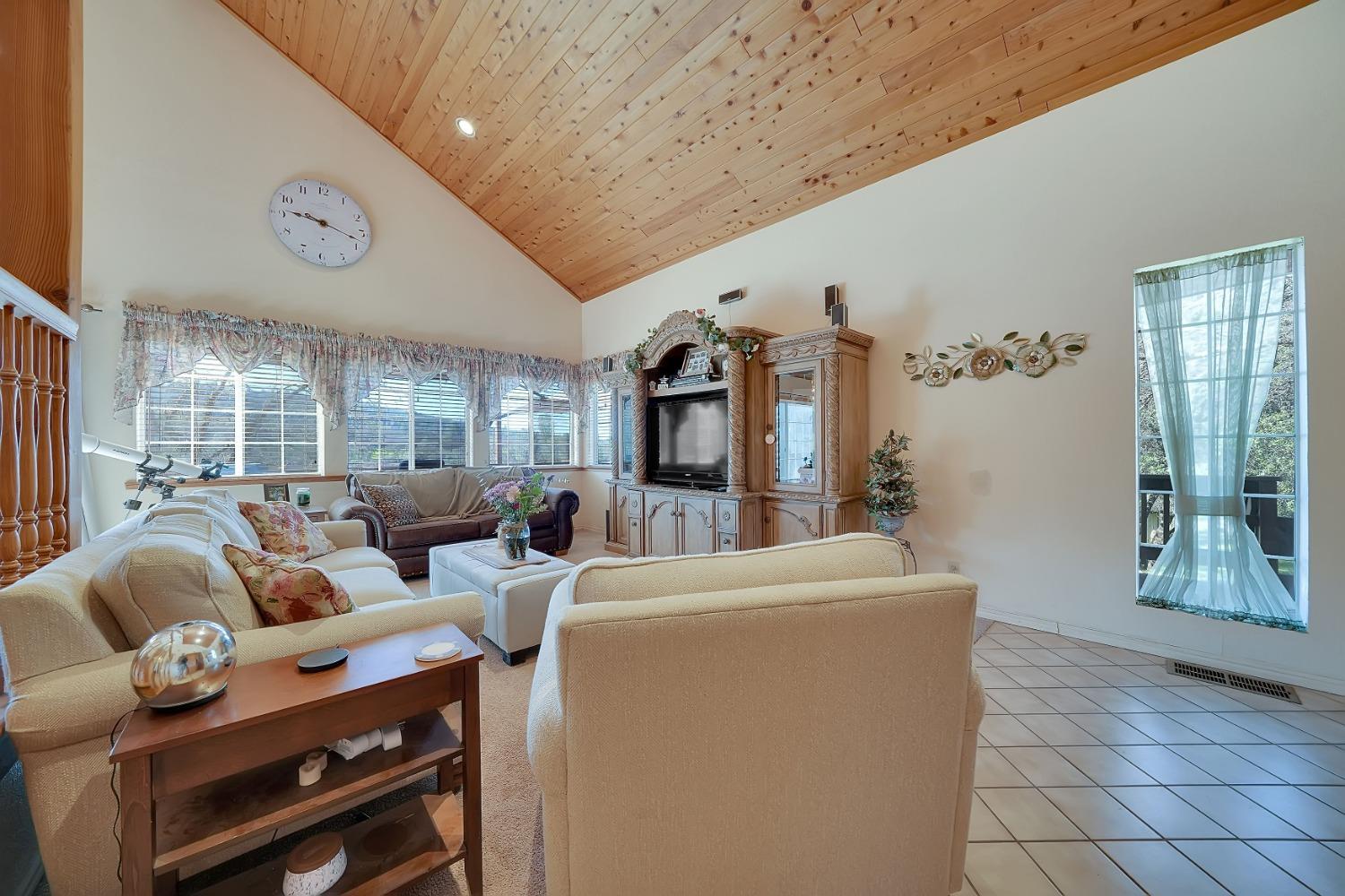 1598 Wet Springs Road