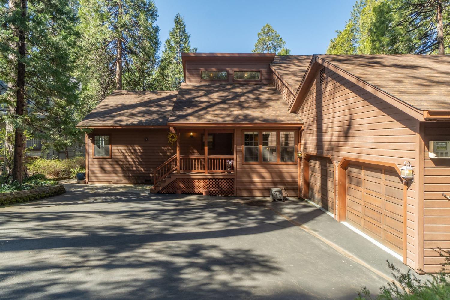 1094 Fairway Court