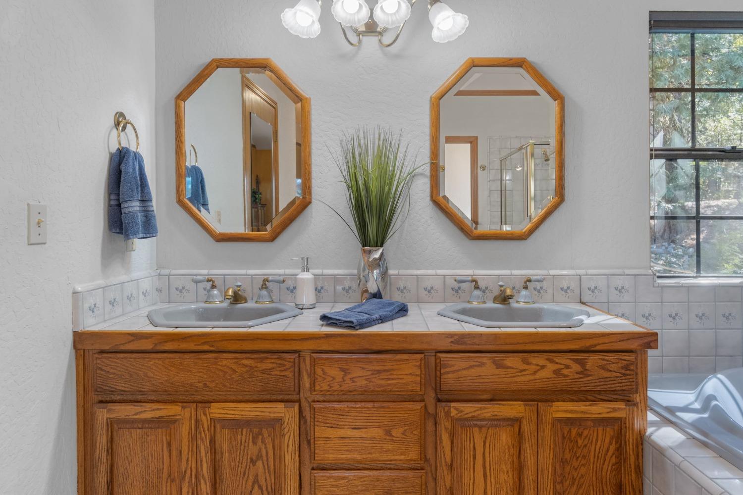 1094 Fairway Court