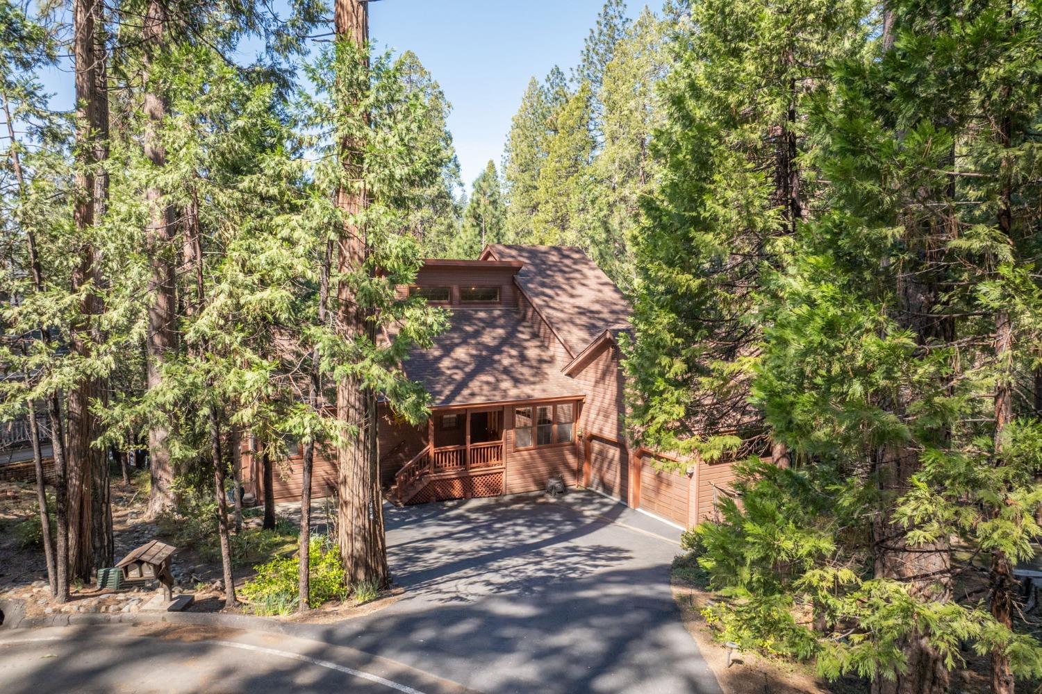 1094 Fairway Court