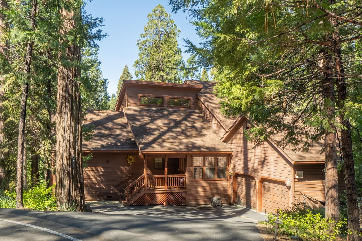 1094 Fairway Court