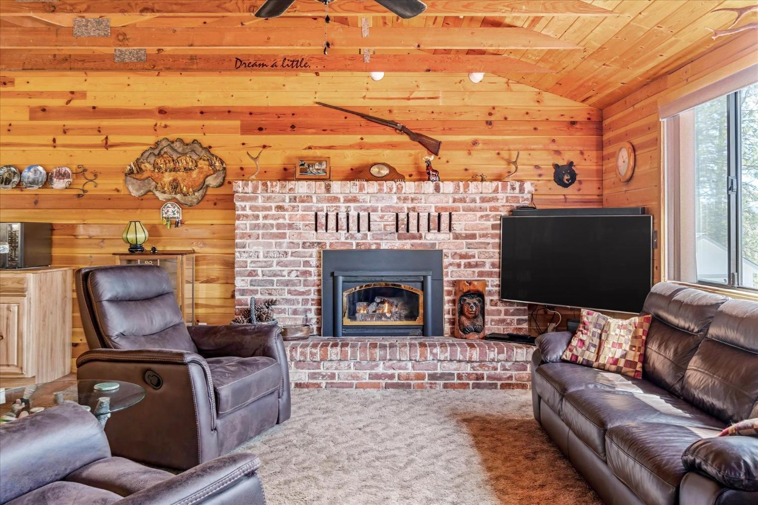 2150 Pardee Drive