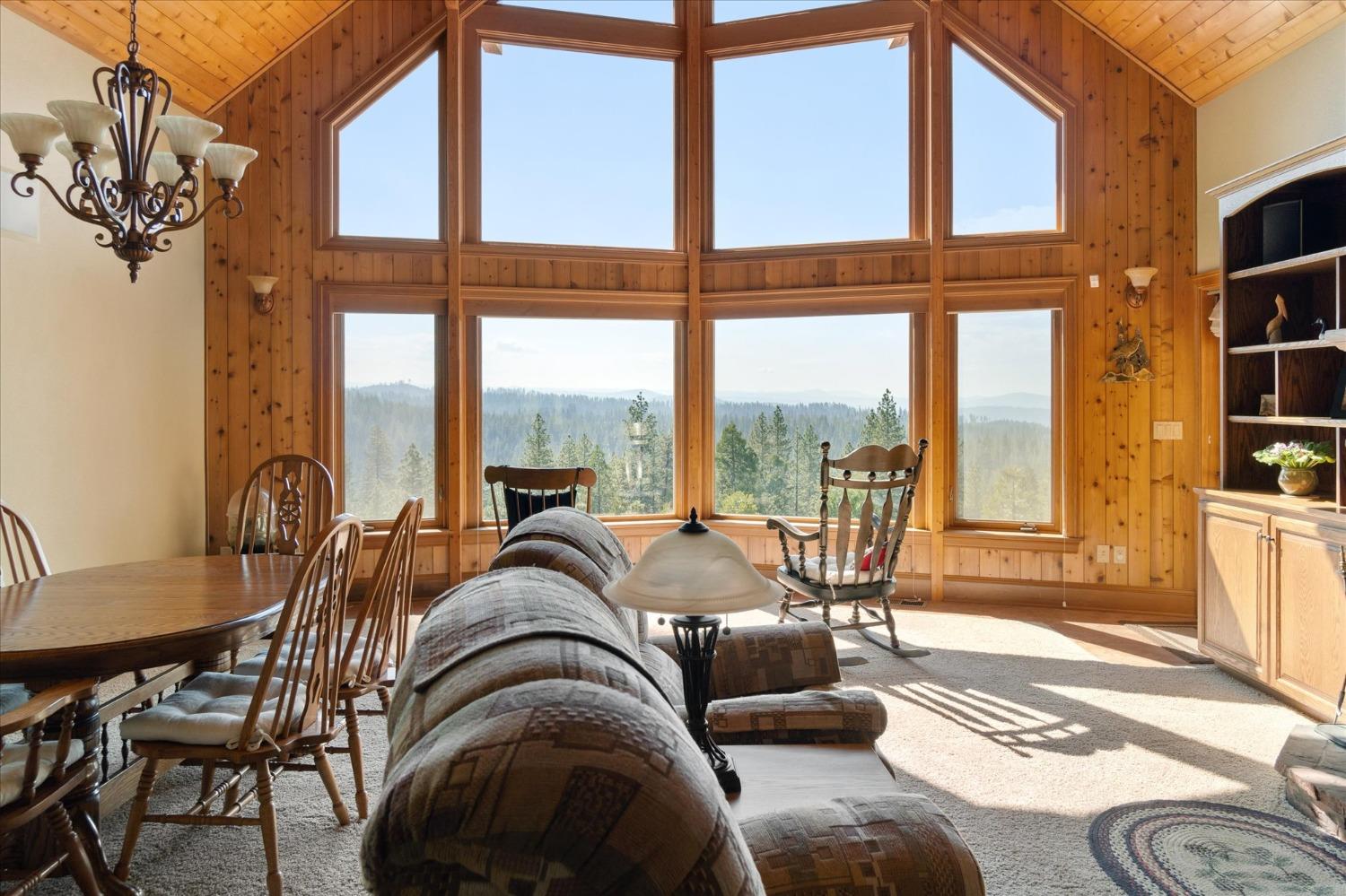 560 Summit View Road