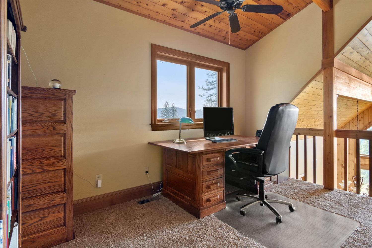 560 Summit View Road