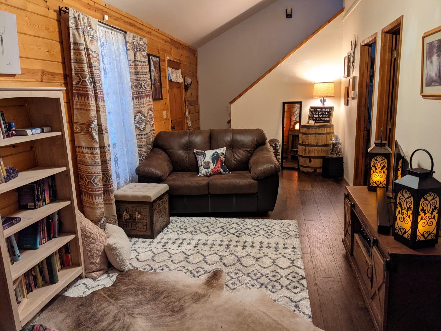 1055 Laurel Circle