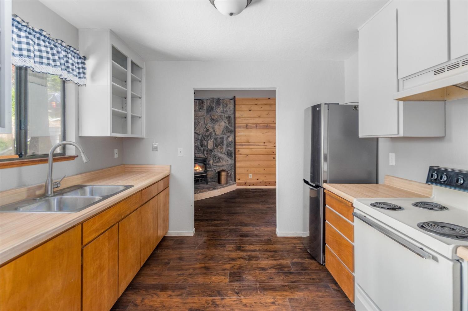 1055 Laurel Circle