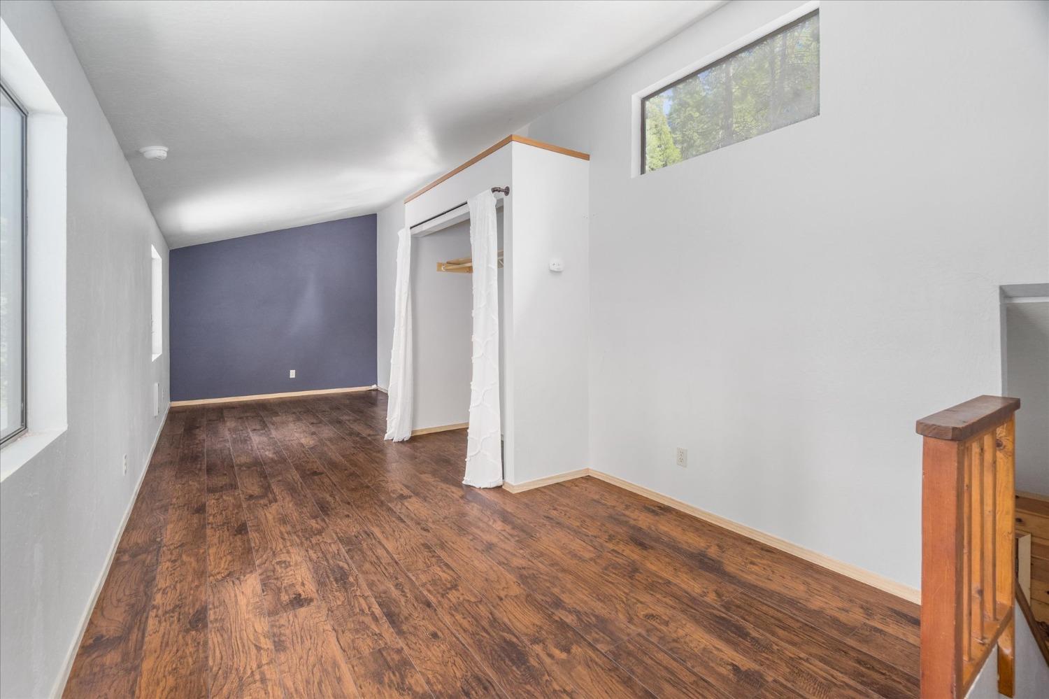1055 Laurel Circle