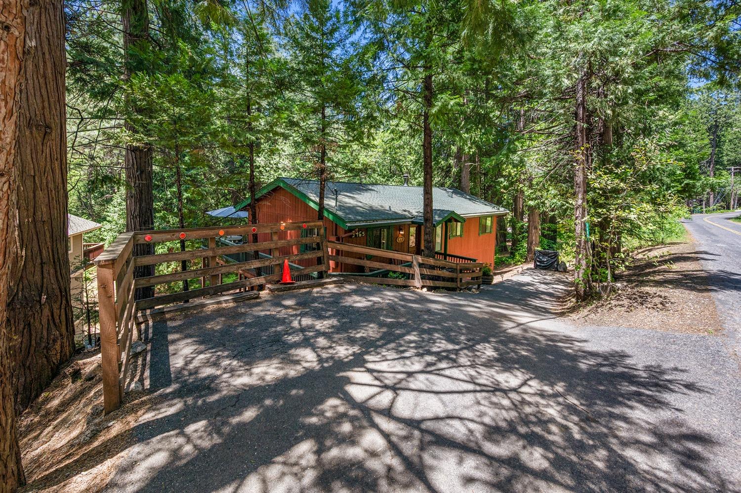 3465 Lakemont Dr