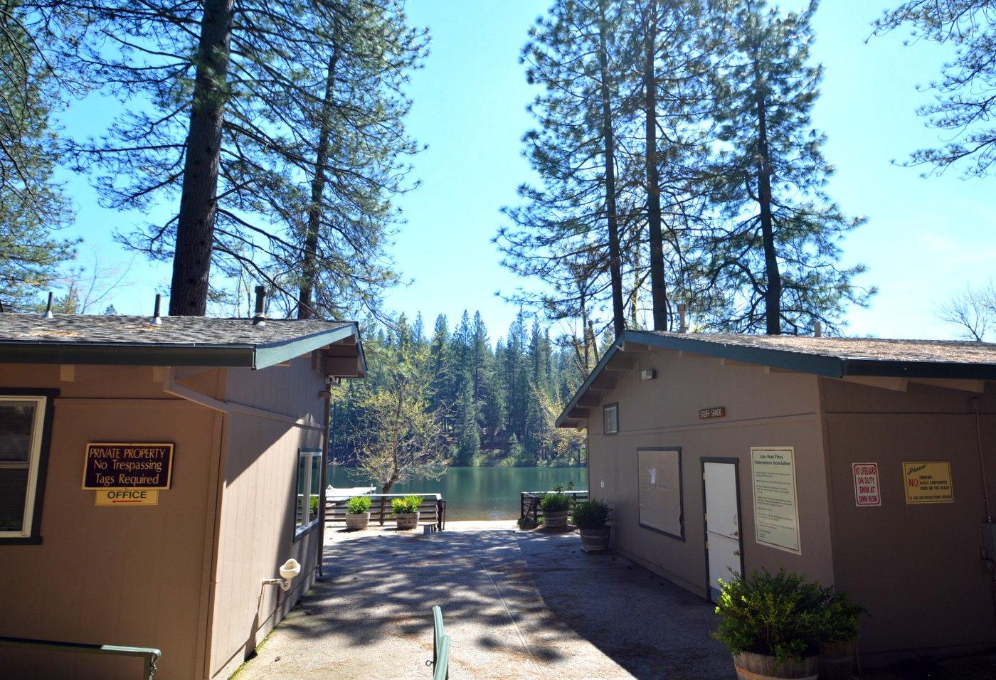 3465 Lakemont Dr