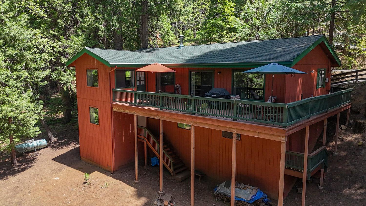 3465 Lakemont Dr