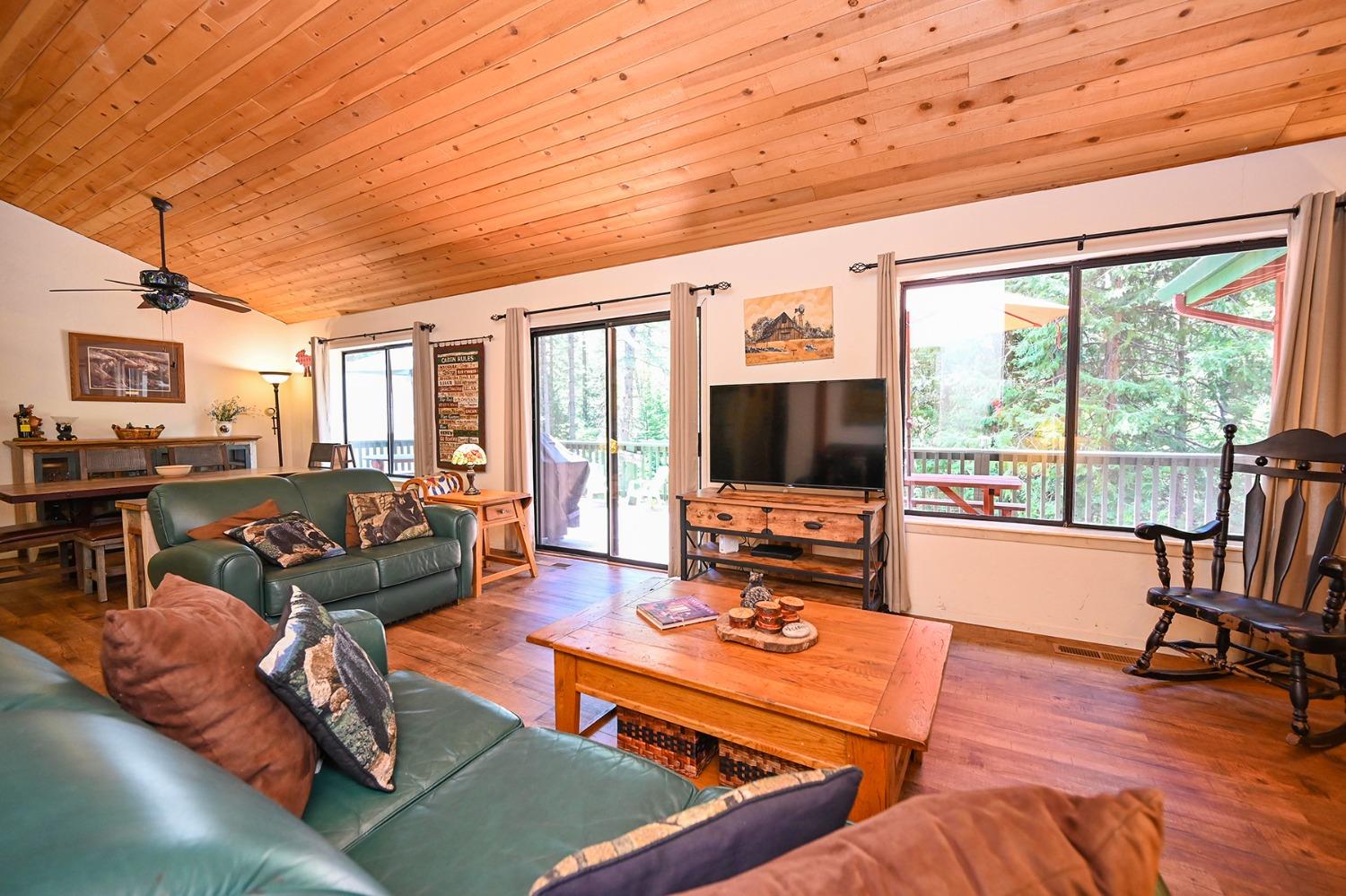3465 Lakemont Dr