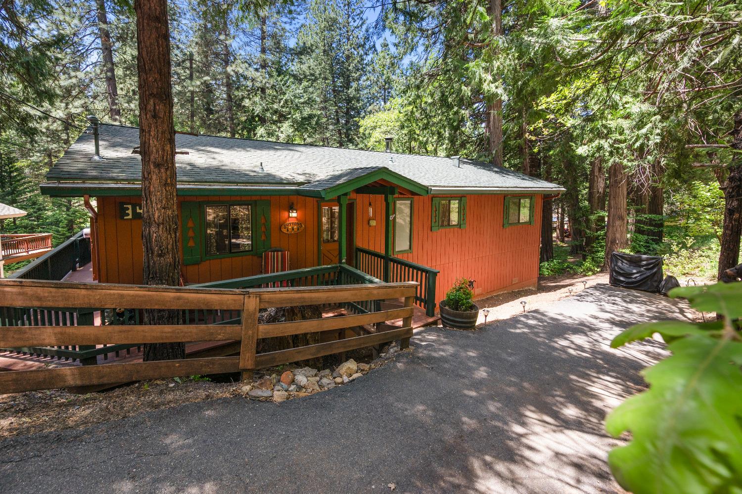 3465 Lakemont Dr
