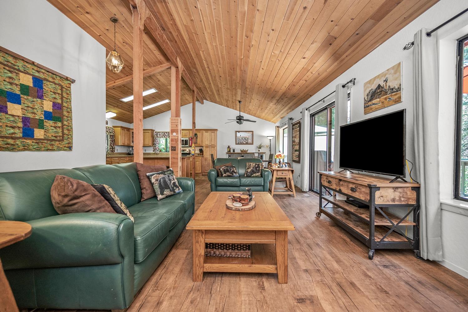 3465 Lakemont Dr
