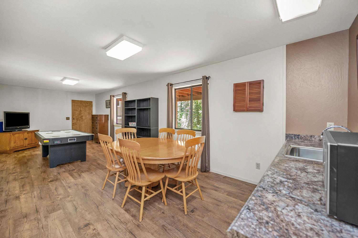 3465 Lakemont Dr