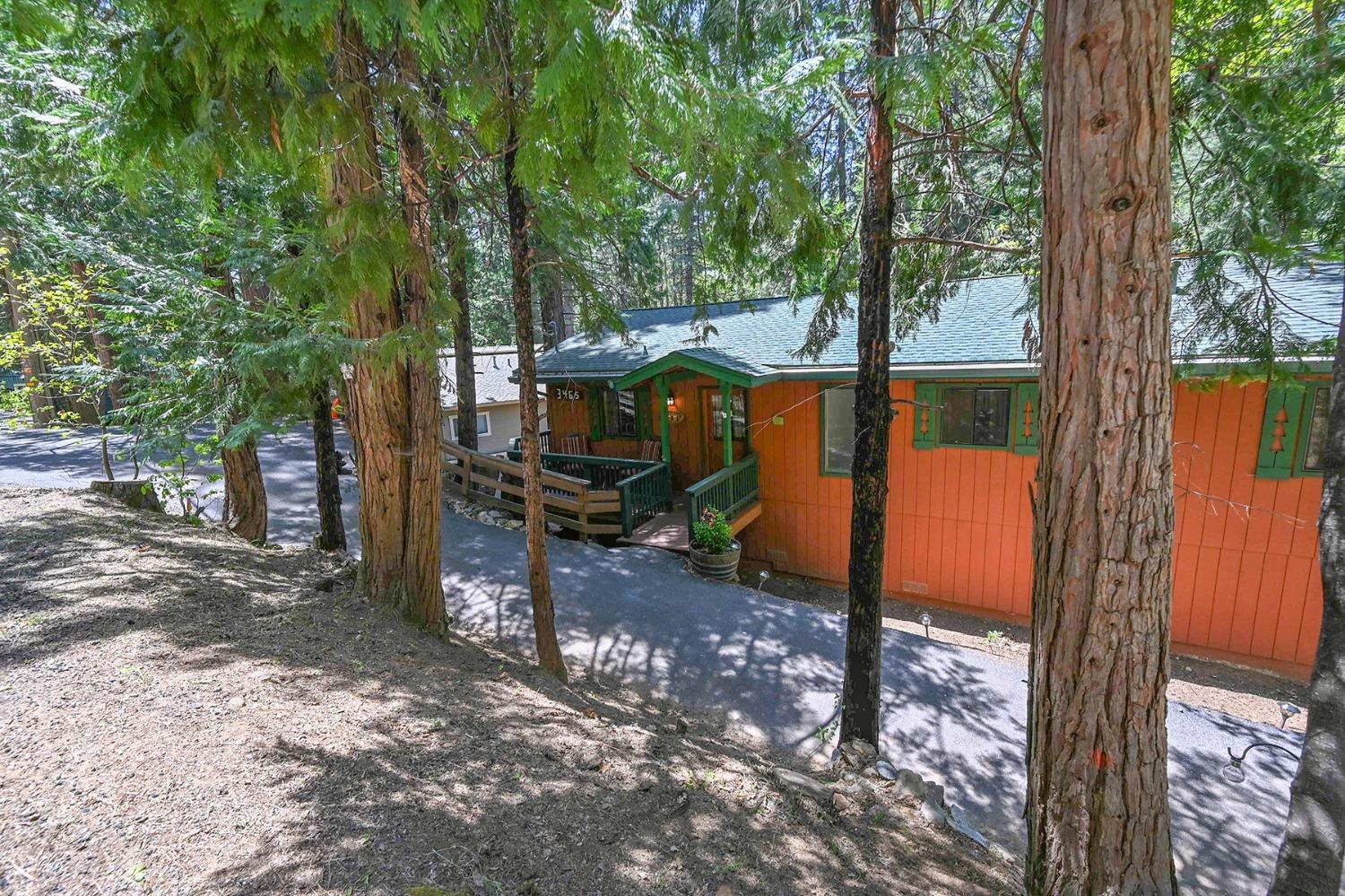 3465 Lakemont Dr