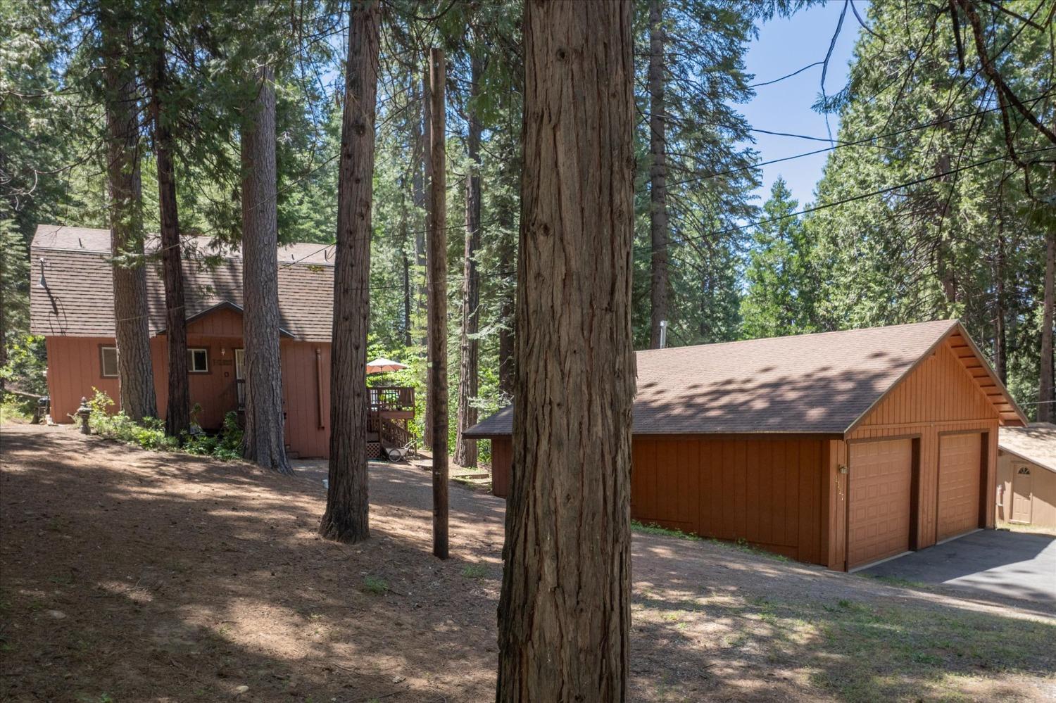 1327 Laurel Circle