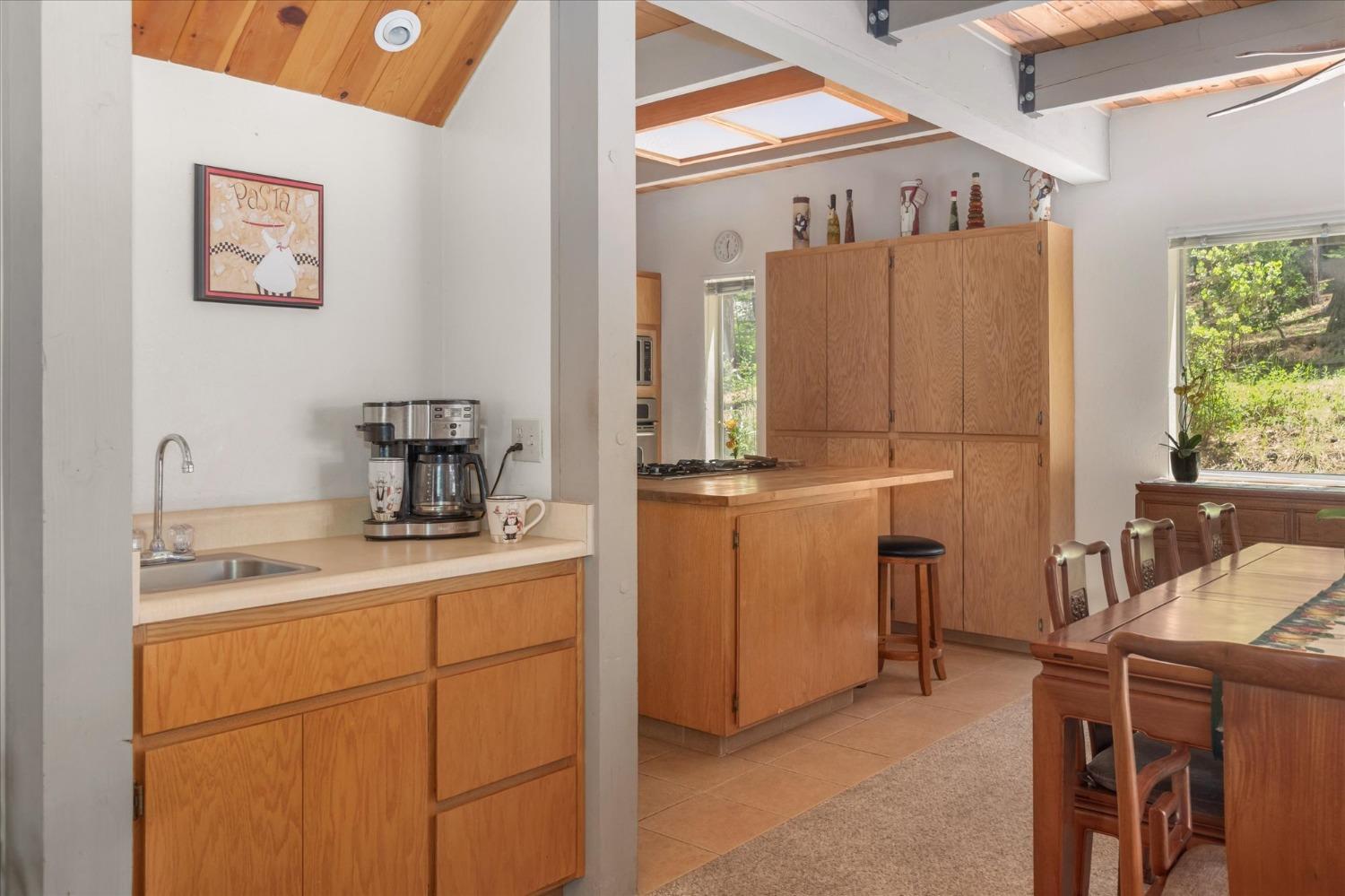 1327 Laurel Circle