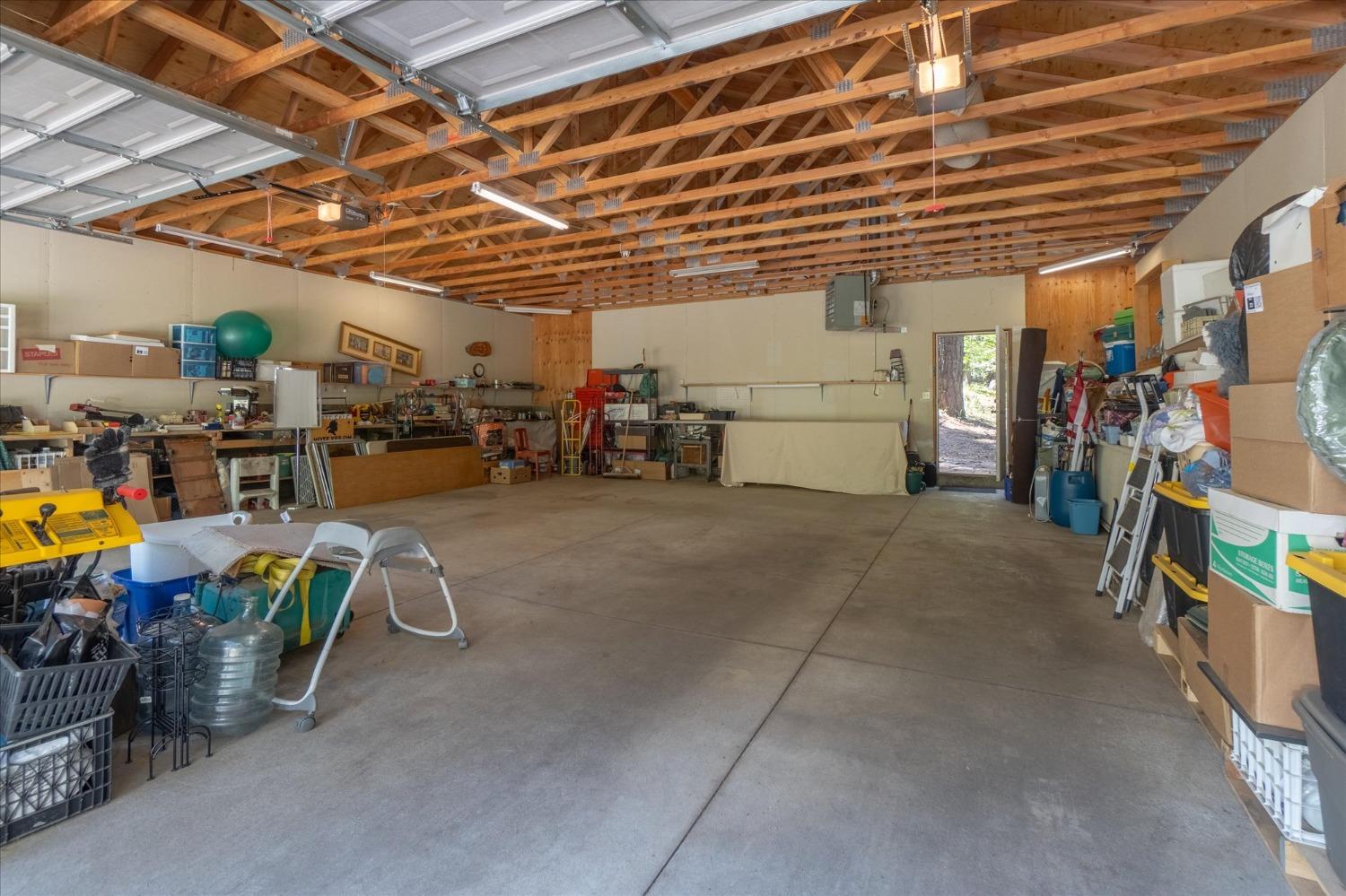 1327 Laurel Circle