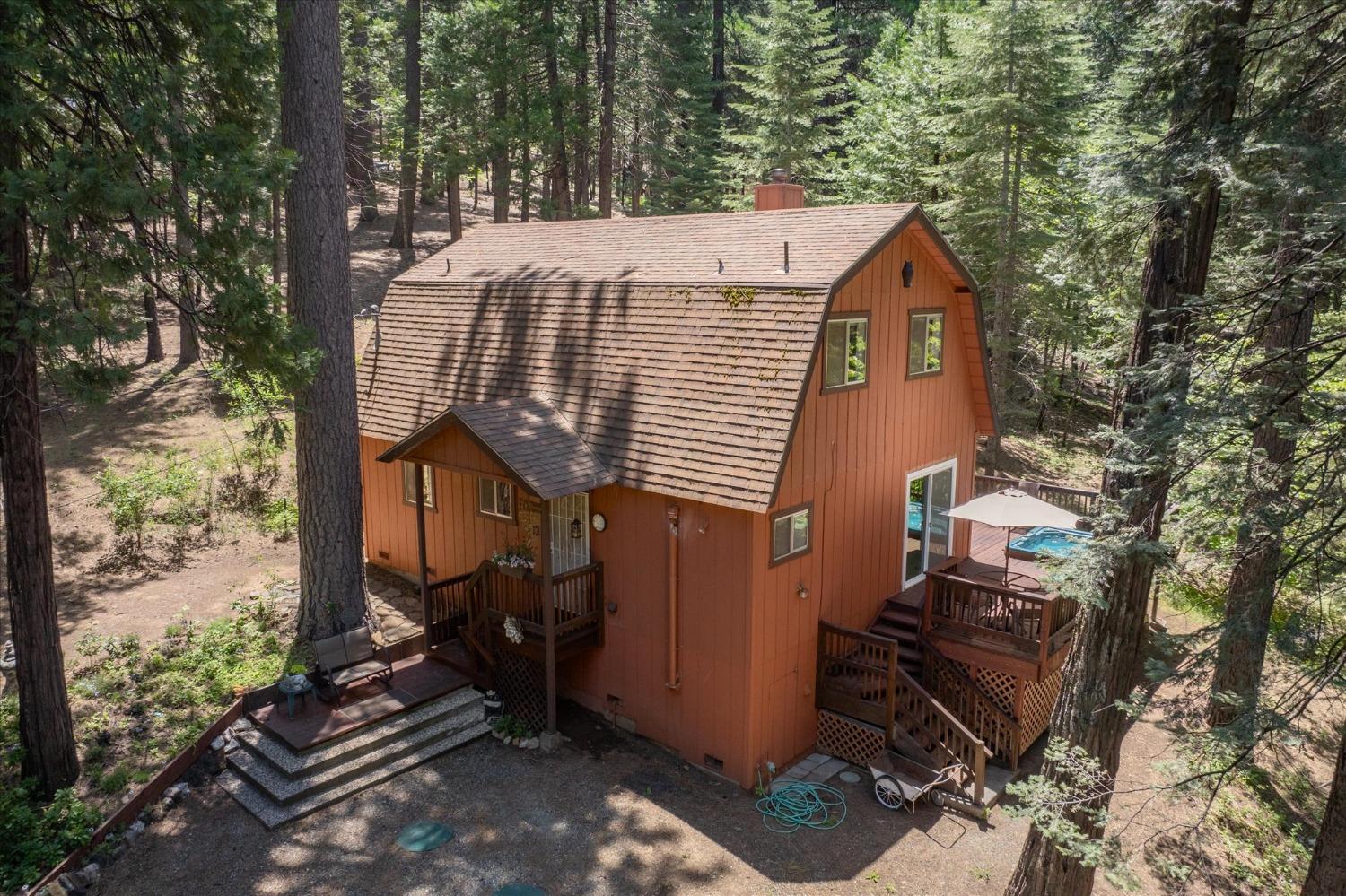 1327 Laurel Circle
