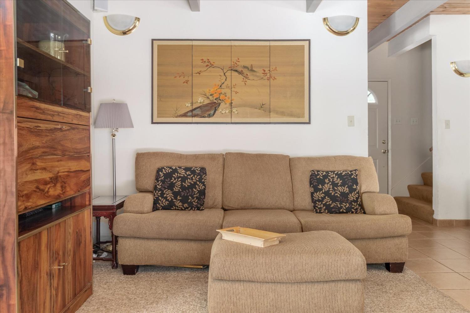 1327 Laurel Circle