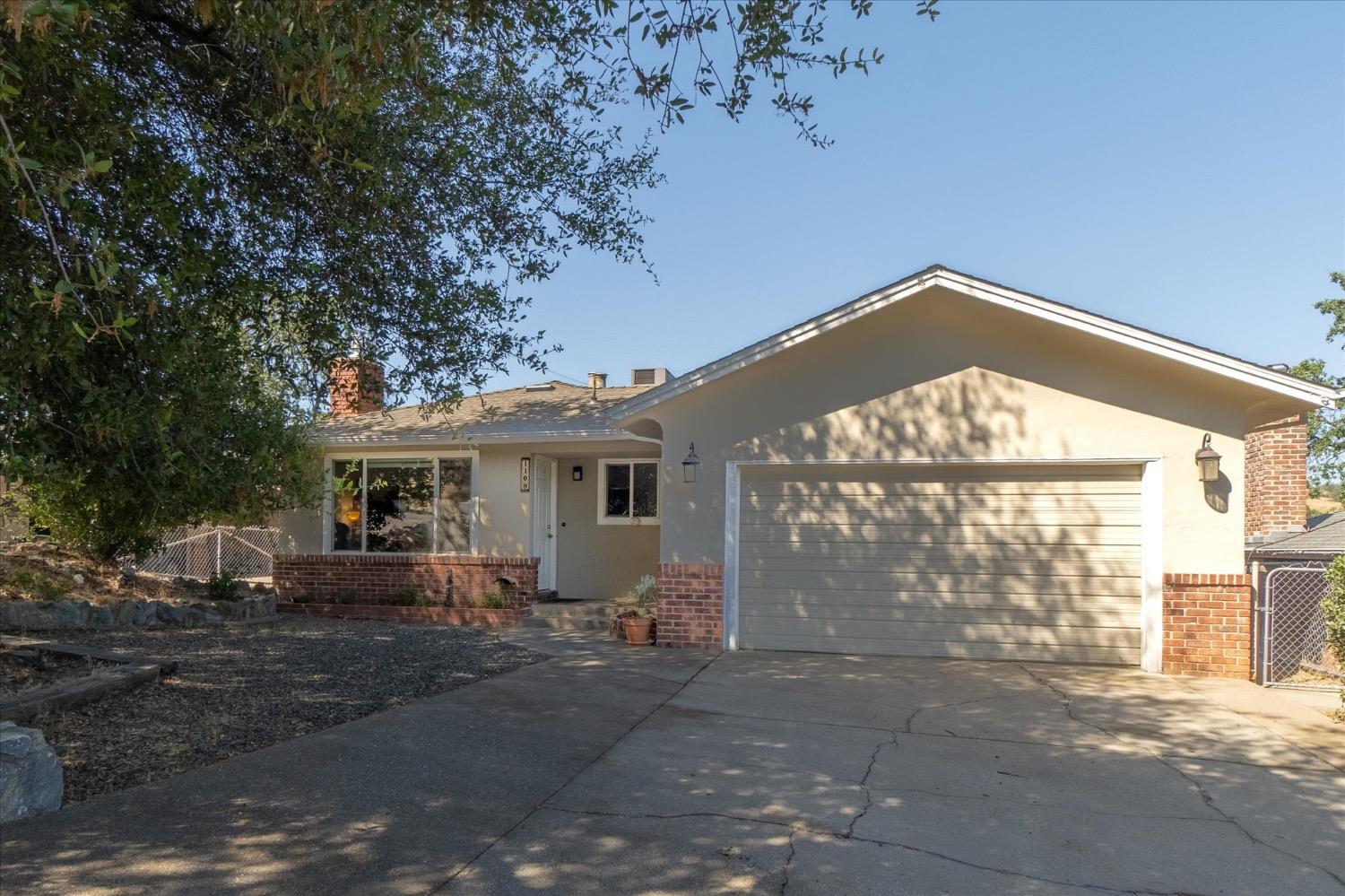 1409 Fairview Drive