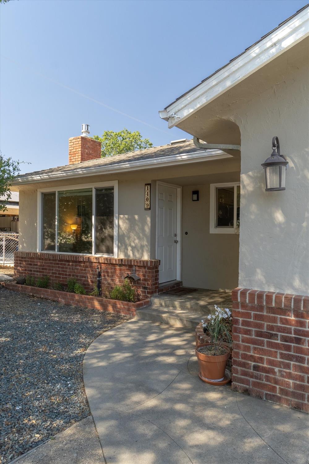 1409 Fairview Drive