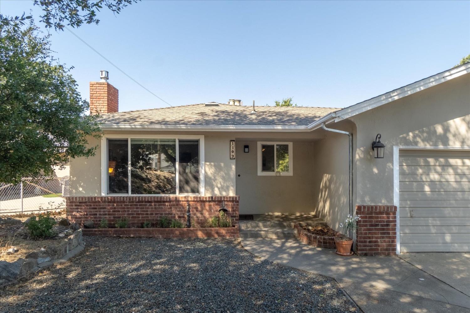 1409 Fairview Drive