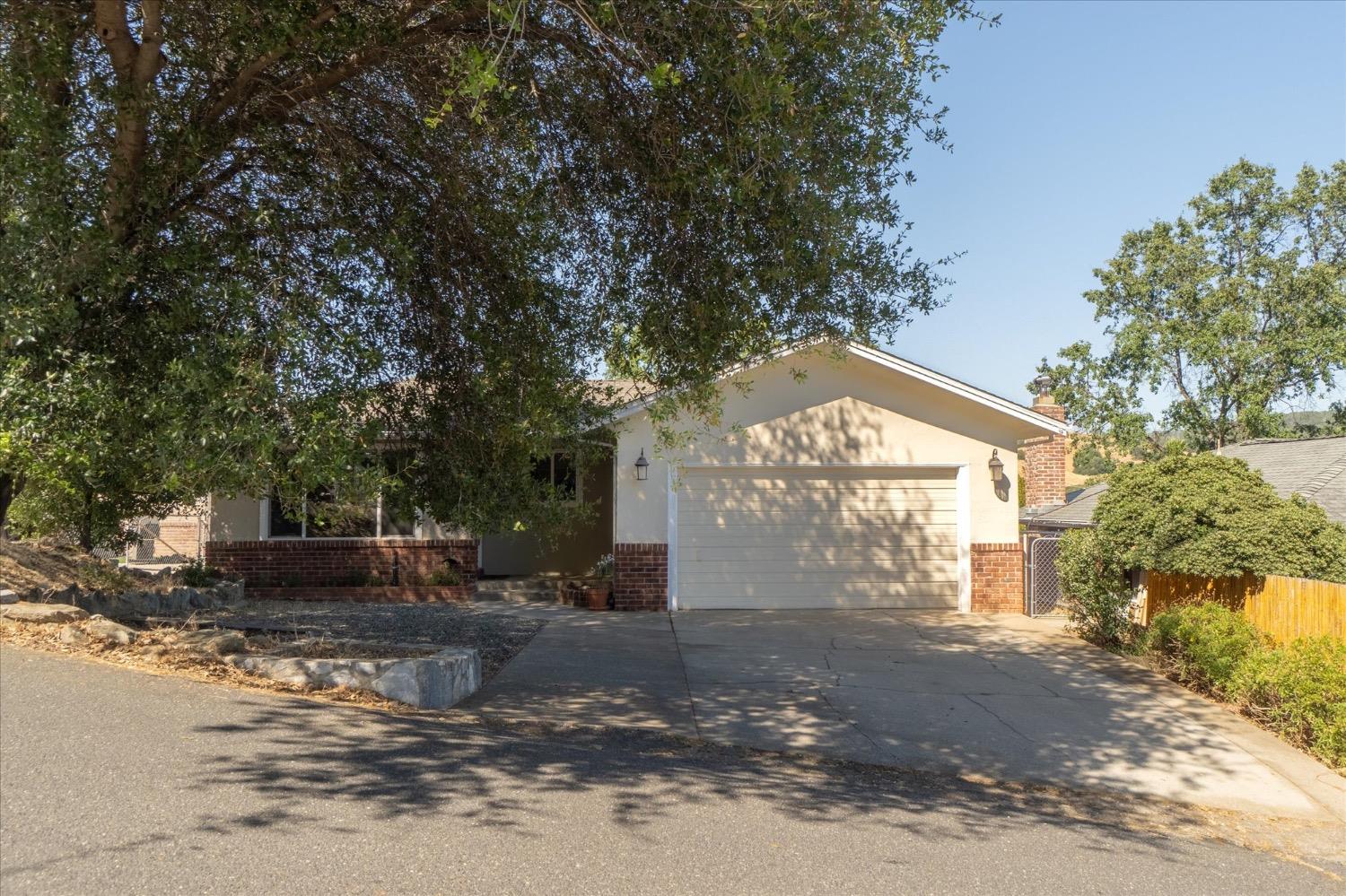 1409 Fairview Drive