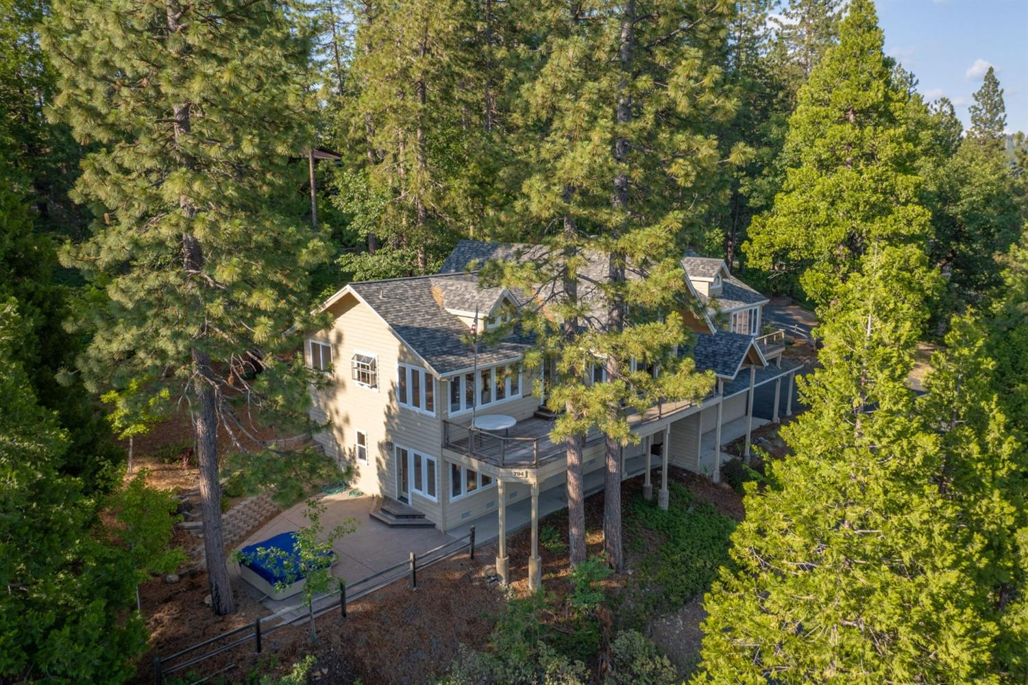 794 Grizzly Way