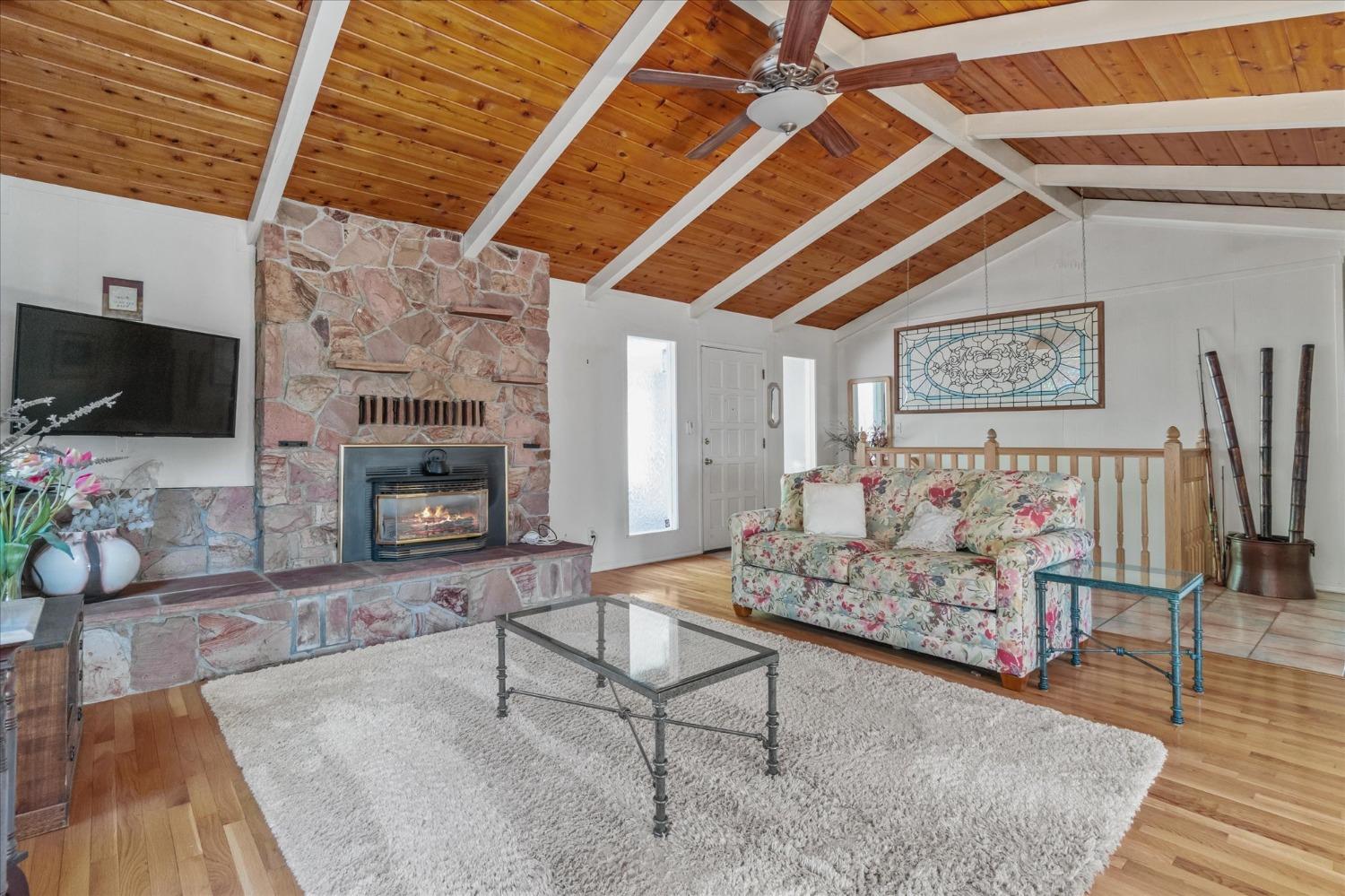 3415 Crystal Way