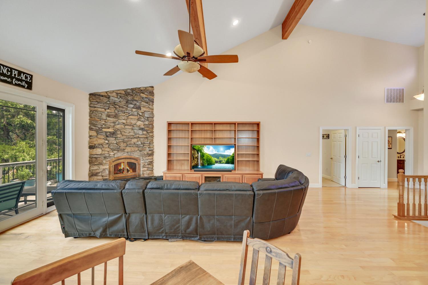 3 Foxglove Court