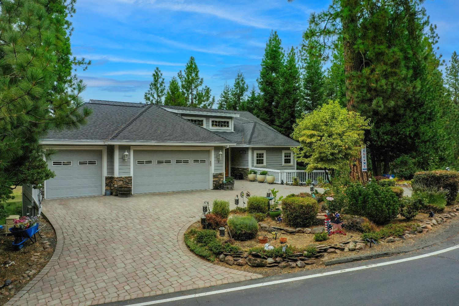 3 Foxglove Court