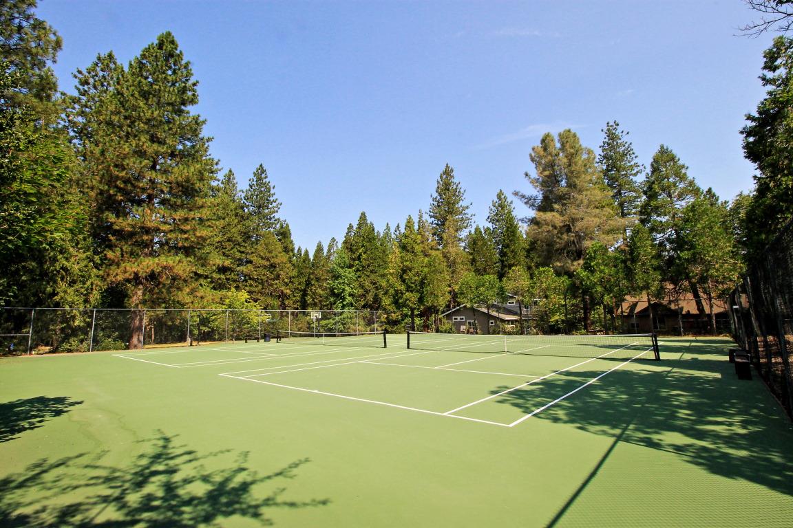 3 Foxglove Court
